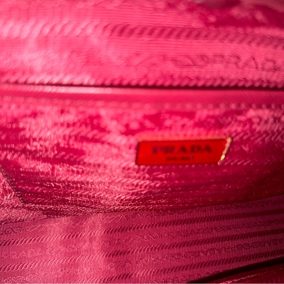 Prada Saffiano Galleria Double Zip Tote. Barely used. Like new Condition. - Picture 11 of 16